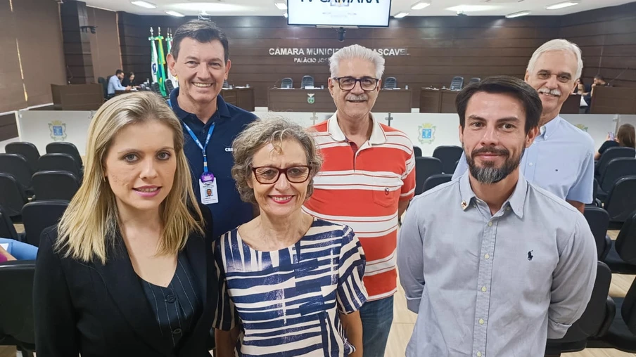 Profissionais e entidades foram chamados para debater a proposta sobre o projeto de lei de inspeção predial, em Cascavel. Foto Comunicação AEAC