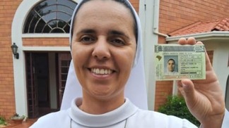 Irmã Beatriz, comemora a vitória da luta iniciada em Cascavel, pela irmã Kelly
Foto: Arquivo Pessoal

