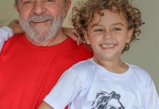 Lula sai da prisão para ir ao velório do neto