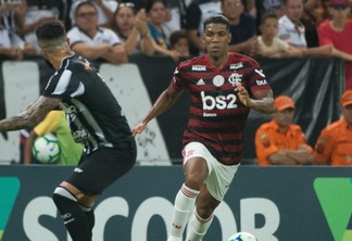 Flamengo bate o Ceará no Castelão e assume a liderança do Brasileirão