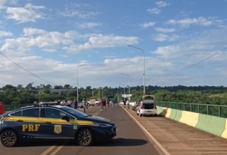 Caminhoneiros fecham Ponte Tancredo Neves entre o Brasil e Argentina