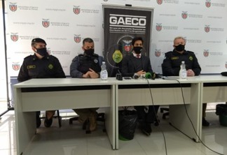 Policias Militares são presos em operação do Gaeco; vídeo mostra suposta divisão de eletrônicos entre os agentes