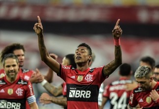 Flamengo goleia o São Paulo de virada pela 13ª rodada do Brasileirão Assaí