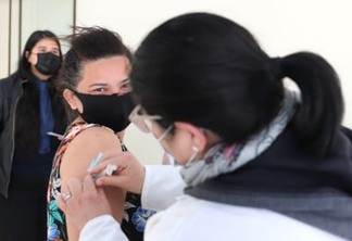 Prefeitura de Foz abre agendamento para vacinação contra a covid-19 em pessoas com 40 anos