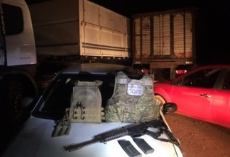 Caminhões carregados com cigarro são apreendidos com escolta armada no Paraná