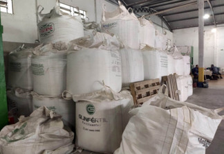 PCPR apreende 111 toneladas de fertilizantes de origem ilícita avaliada em R$ 1,7 milhões em Colombo  -  Curitiba, 06/10/2021  -  Foto: PCPR
