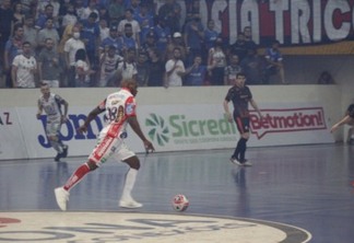 Cascavel Futsal faz grande jogo e larga na frente na semifinal da Liga Nacional