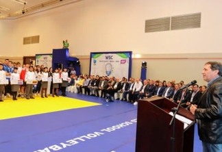 Animação e ritmos nacionais marcam abertura do Campeonato Mundial Escolar de Voleibol em Foz