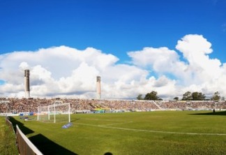 Primeiro jogo da final entre FC Cascavel e Athletico-PR lota o Olímpico