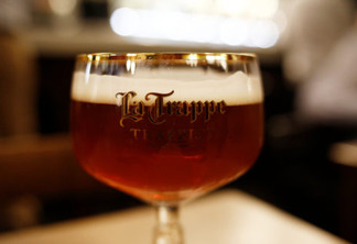 Monges belgas lançam site para vender "a melhor cerveja do mundo"