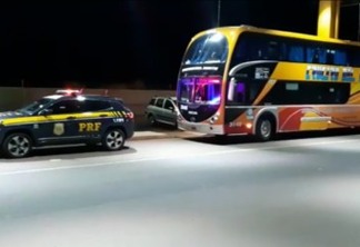 PRF retém ônibus argentino com R$ 28 mil em multas não pagas no Brasil