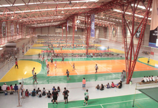 Competição ocorre simultaneamente em diversas quadras do Complexo Esportivo
Crédito: Divulgação
