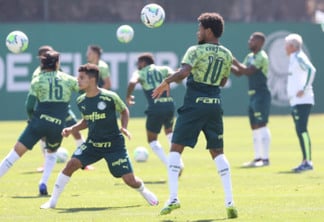 O jogador Luiz Adriano, da SE Palmeiras, durante treinamento, na Academia de Futebol. (Foto: Cesar Greco)