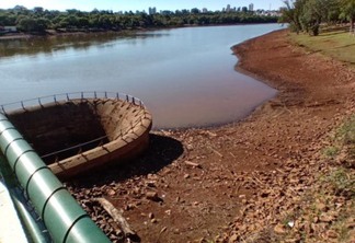 Lago Municipal vai secando dia após dia - Foto: Divulgação 