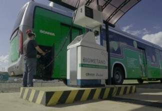 Ônibus sustentável é apresentado a passageiros de Foz do Iguaçu