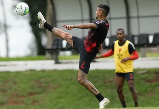 Athletico joga no Rio e pode ajudar o Coritiba, seu próximo adversário

Créditos: José Tramontin/Site Oficial