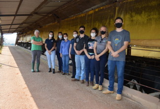 Acadêmicos de Agronomia da Univel  realizam visita técnica em área rural