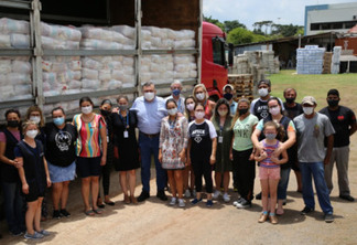 Estado distribui 28 mil cestas básicas para as APAEs dos municípios