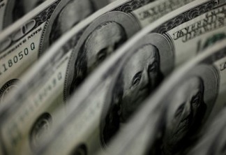 Contas externas têm saldo negativo de US$ 2,4 bilhões em fevereiro