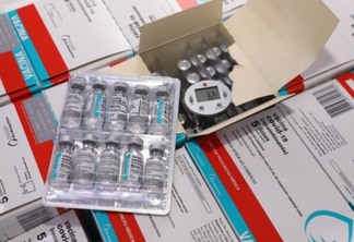 Mais 59,7 mil vacinas contra a Covid-19 chegam ao Paraná nesta quarta-feira