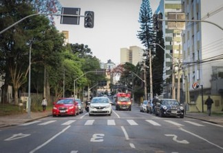Movimentacao de transito no centro de Curitiba - IPVA - Foto: Geraldo Bubniak./AEN