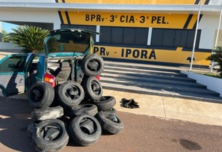 Carro com 59 pneus contrabandeados é apreendido pela PRE em Iporã