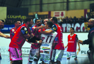 Liga Nacional de Futsal tem recesso com novo líder