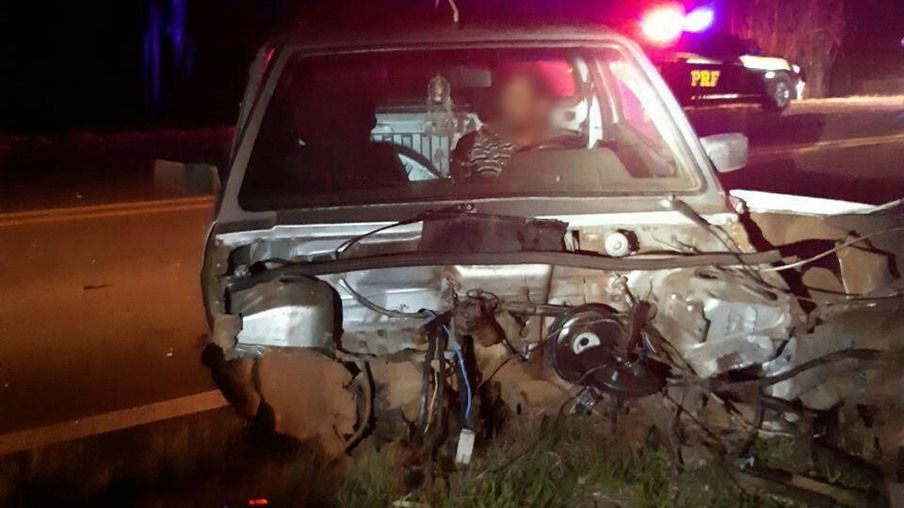 Motorista alcoolizado se envolve em colisão frontal em Laranjeiras do Sul