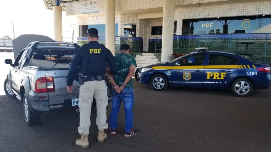 PRF recupera carro clonado e prende o condutor paraguaio em Guaíra-PR