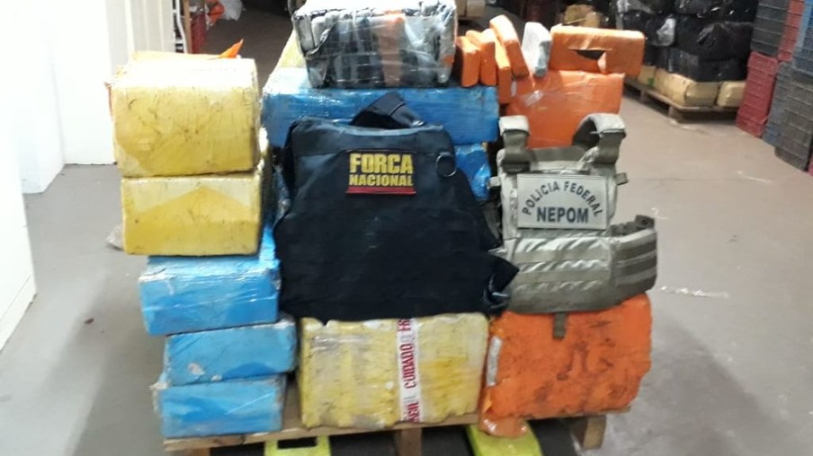 Polícia Federal e Força Nacional apreendem mais de 500 kg de maconha na ilha Acaray