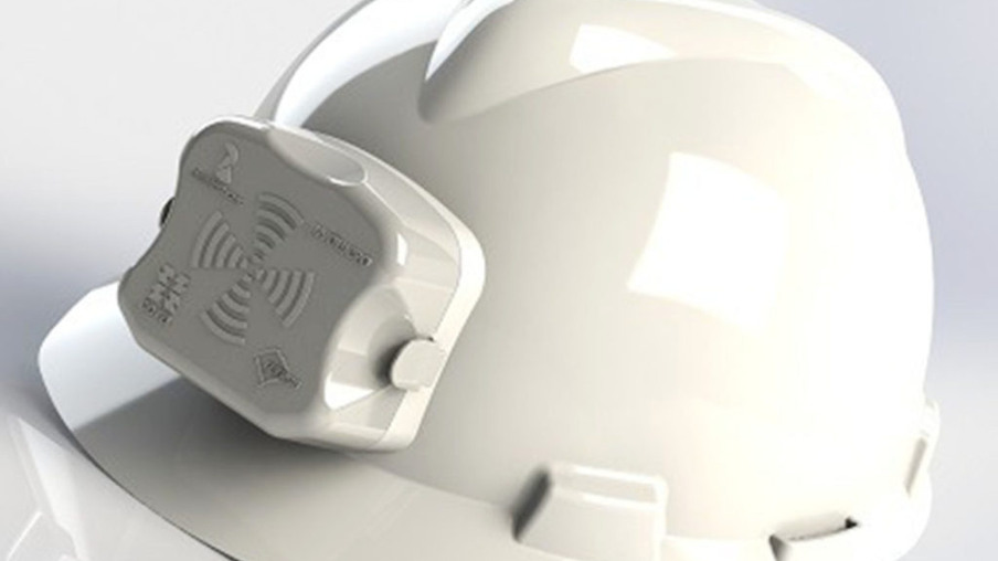 Licenciado para produção no Brasil desde 2016, o capacete com sensor elétrico da Copel é agora um produto patenteado internacionalmente.  -  Foto: Divulgação Copel
