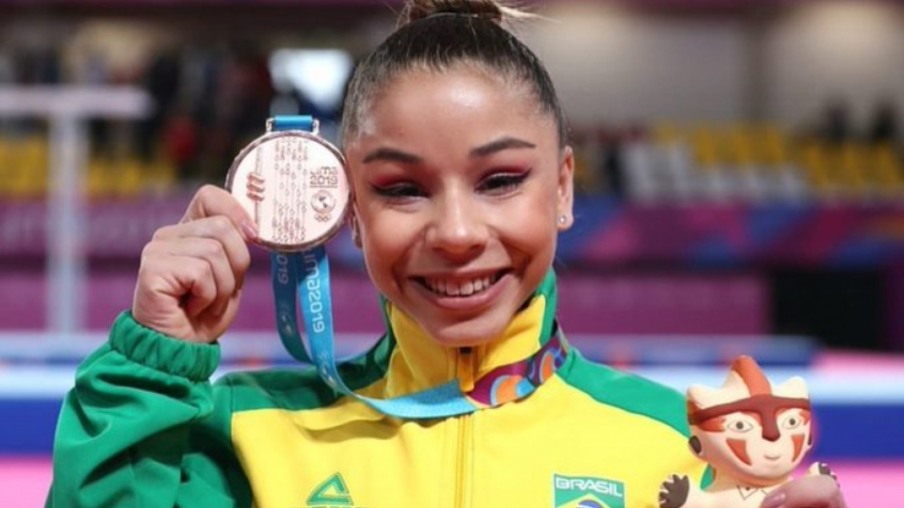 Flávia Saraiva conquista o bronze no individual geral do Pan-2019