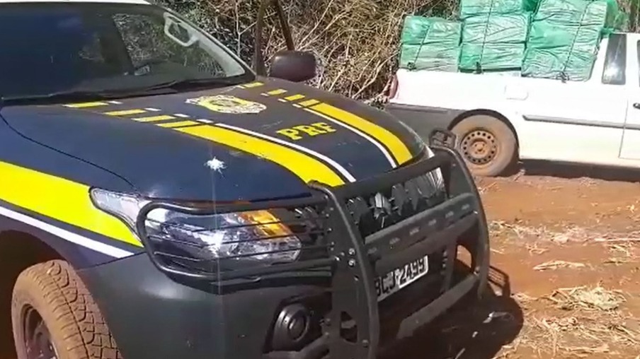 Órgãos de segurança apreendem veículos utilizados no contrabando de cigarros em Guaíra