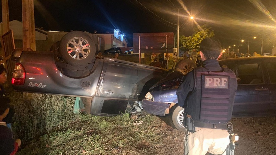 PRF prende homem com caminhonete roubada no oeste do Paraná