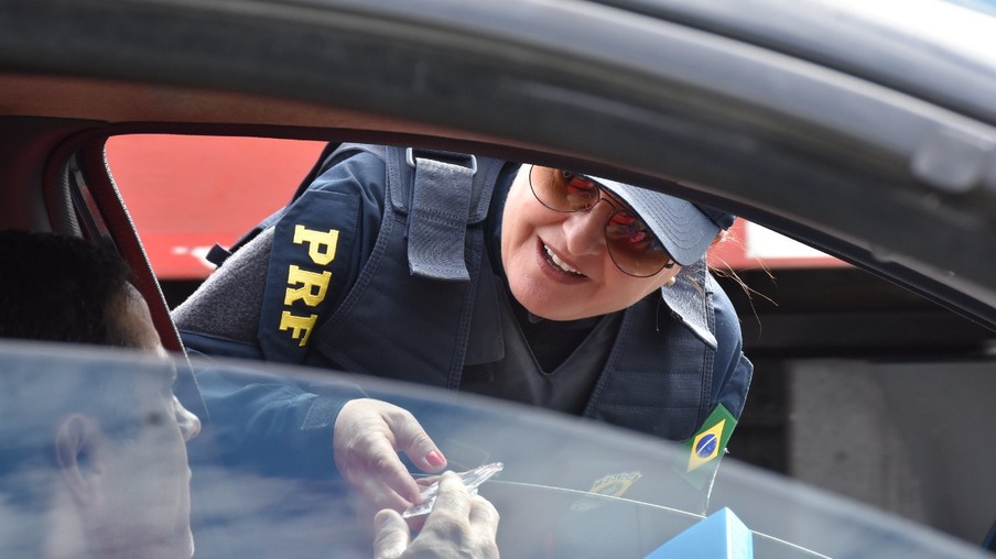 PRF esclarece as condições para estrangeiro conduzir veículos no Brasil