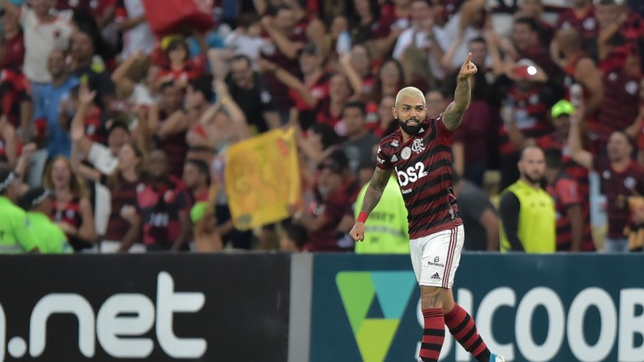 Flamengo bate o Santos e fecha primeiro turno do Brasileirão na ponta 