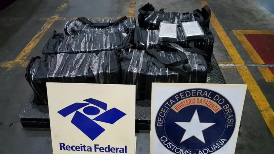 Receita Federal apreende quase meia tonelada de cocaína no Porto de Paranaguá