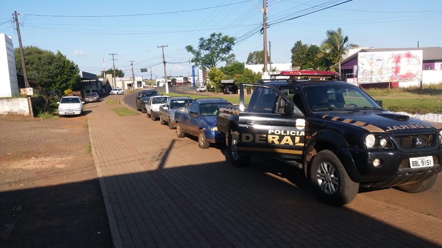 Polícia apreende veículos e mercadoria em Barracão