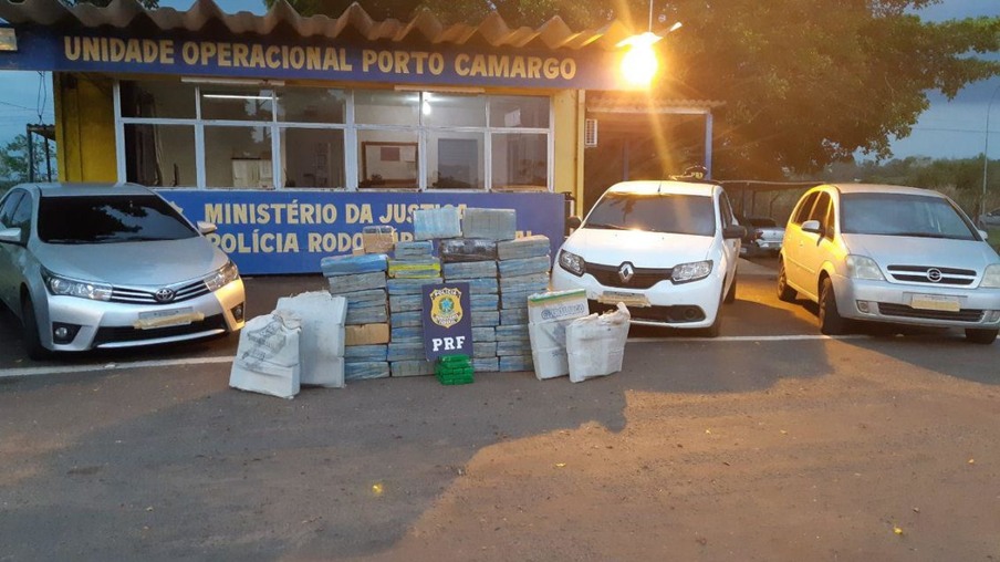 PRF prende seis pessoas com quase meia tonelada de maconha no Paraná