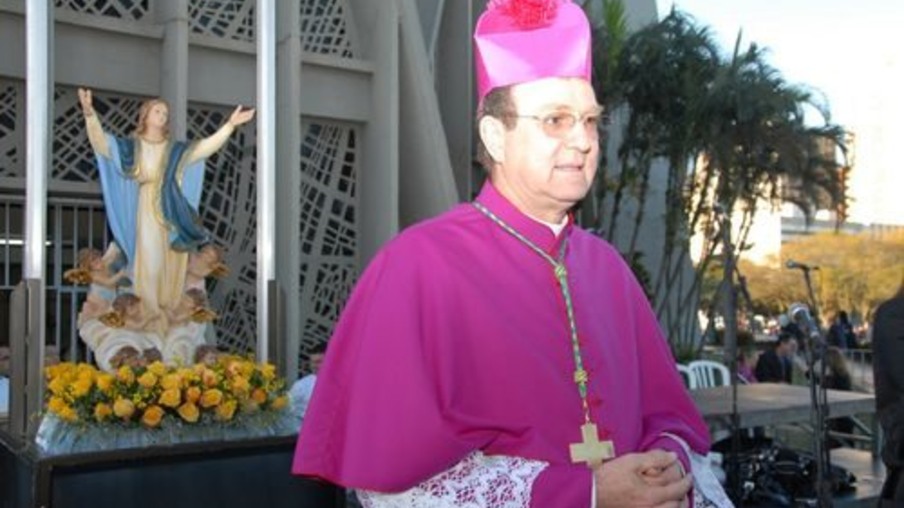 Arcebispo de Maringá renuncia ao cargo