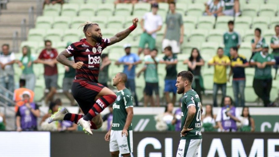 Com a taça na mão, Flamengo derrota o Palmeiras no Allianz Parque