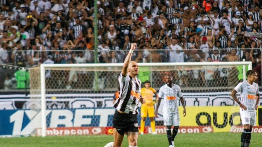 Atlético-MG vence o Corinthians e garante permanência na Série A