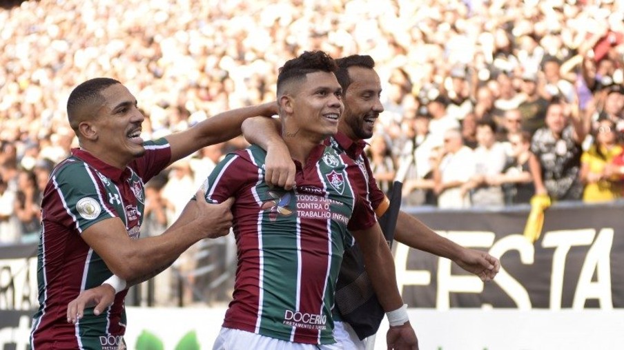 Fluminense vence o Corinthians e carimba vaga para a Sul-Americana