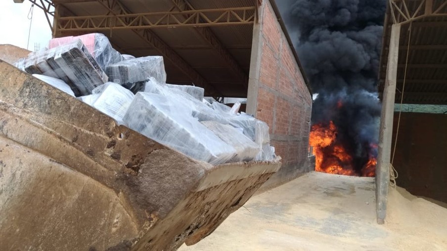 Polícia Federal realiza incineração recorde de sete toneladas de cocaína