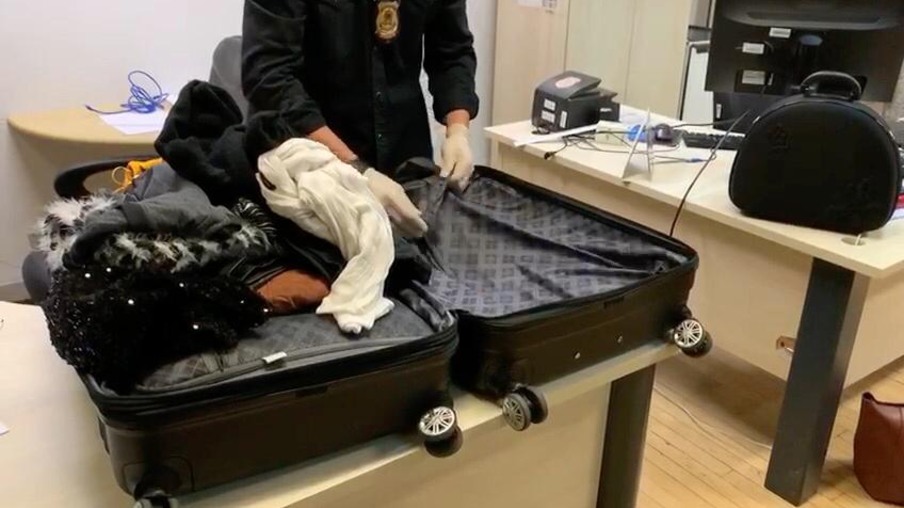 Polícia Federal prende mulher com 5 kg de cocaína no Aeroporto Afonso Pena 