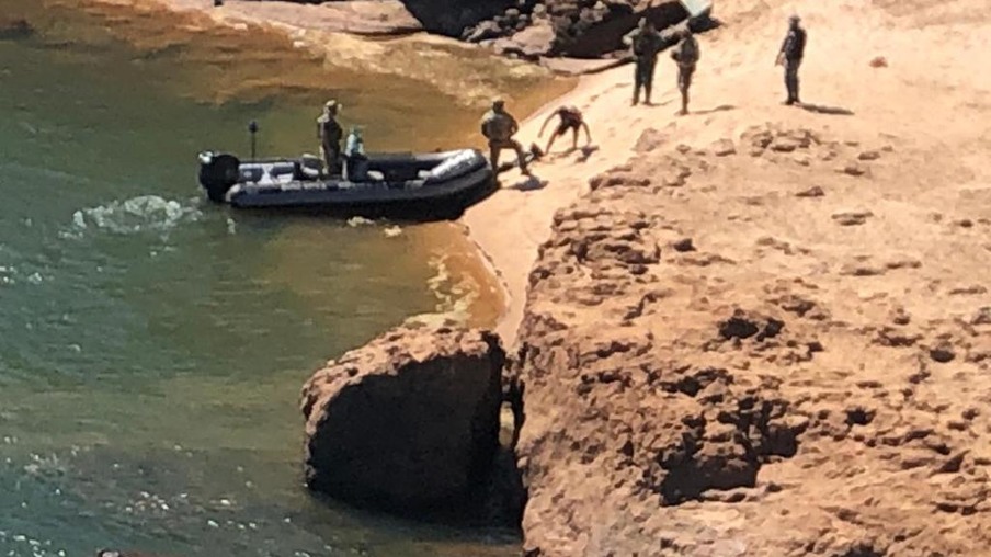 Paraguaios que caíram no Rio Paraná ainda não foram encontrados, buscas continuam