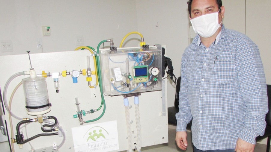 Engenheiro de Umuarama desenvolve respirador mecânico eletrônico