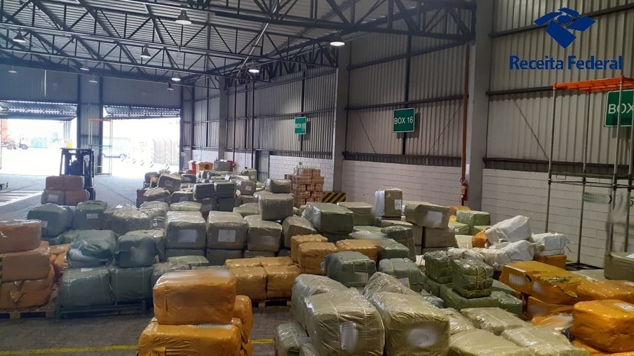 Receita Federal apreende 25 toneladas de produtos contrafeitos no Porto de Itapoá/SC