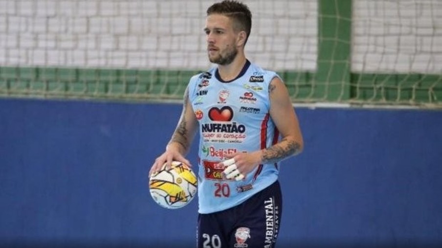 Alê Falcone é anunciado como goleiro do Umuarama Futsal