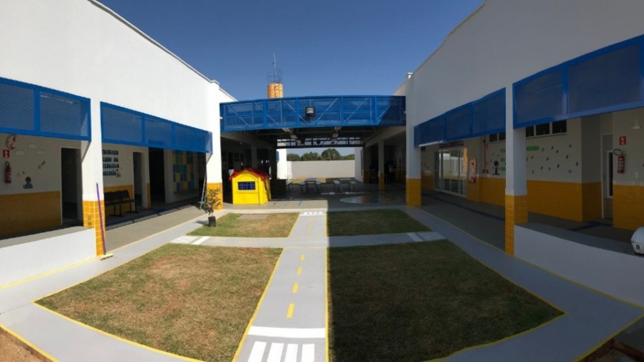 Escolas e CMEIS de Foz do Iguaçu terão sistema de energia solar